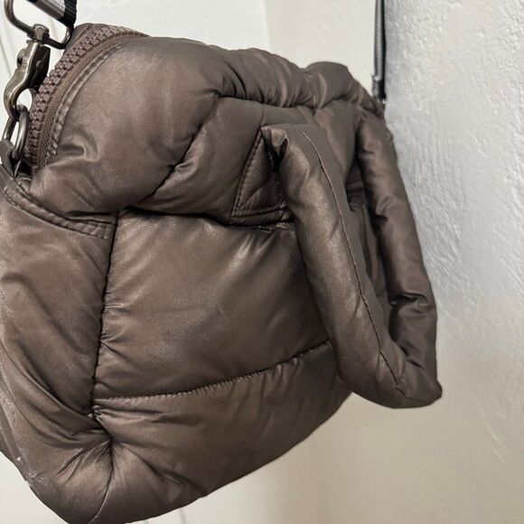 Zūda Bronze Metallic Quilted Nylon Crossbody Carryall Bag - Picture 4 of 8